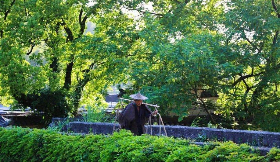 住上海的老破小公寓，怎样花最少的钱改造自己的居住环境？游戏画面